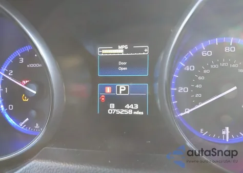 2018 Subaru Outback 2.5I Premium из США, поврежденный, VIN 4S4BSACCXJ3227027